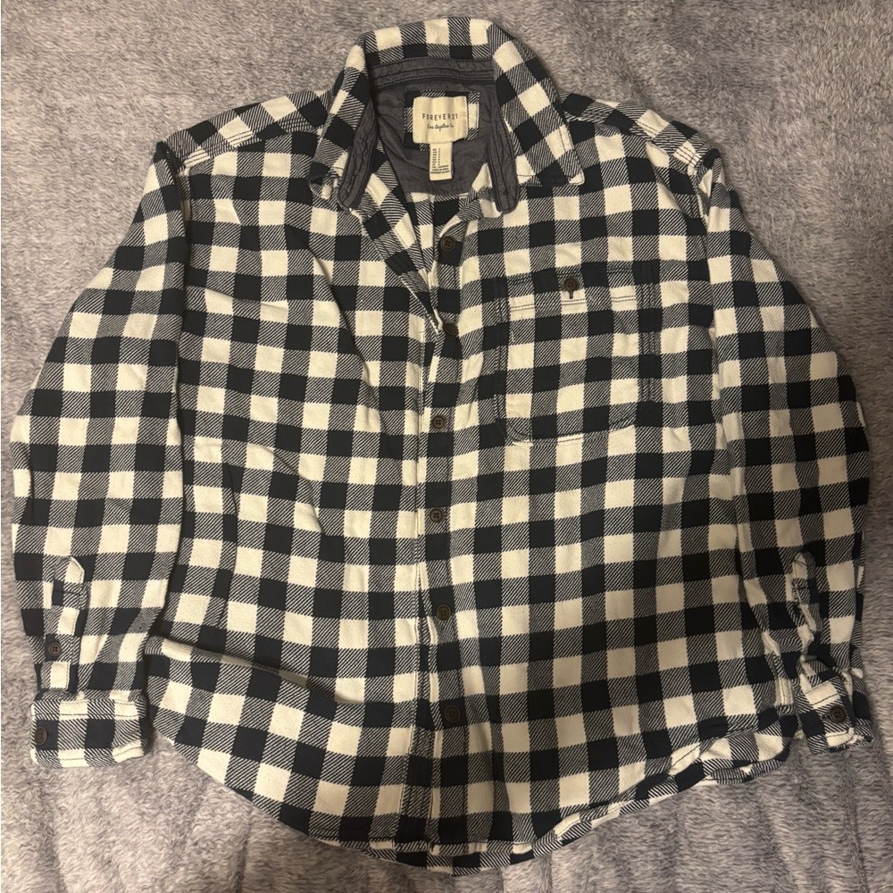 Forever 21 Black & White Casual Plaid Button Down Long Sleeve Shirt